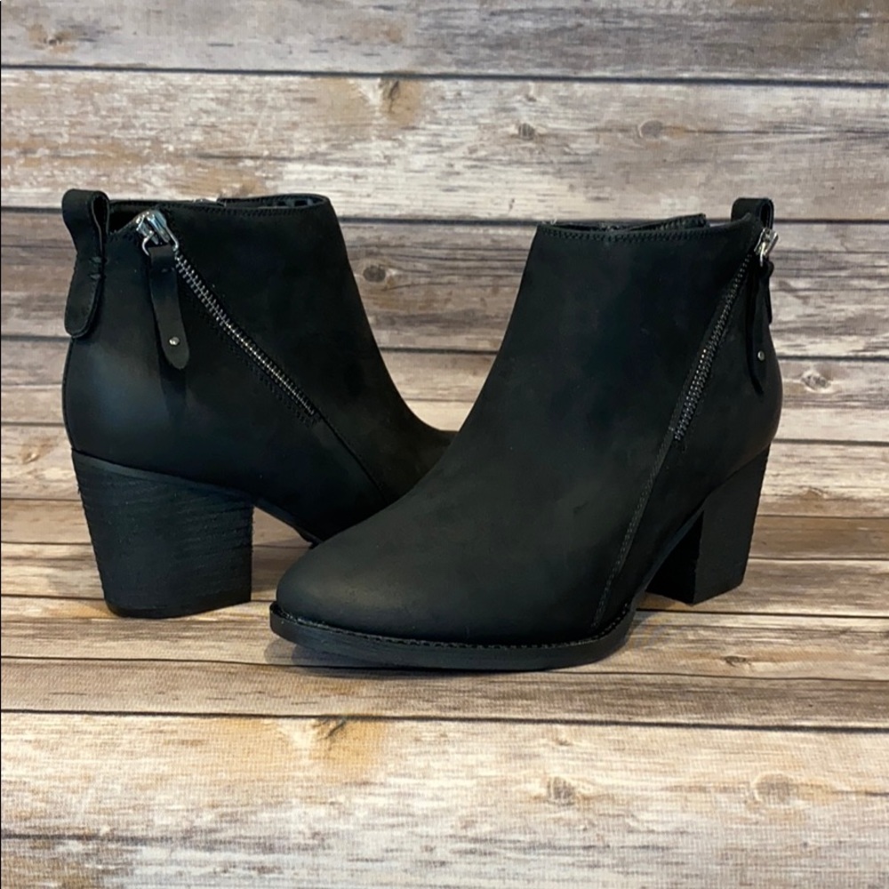 NIB Aqua College Nancy Bootie